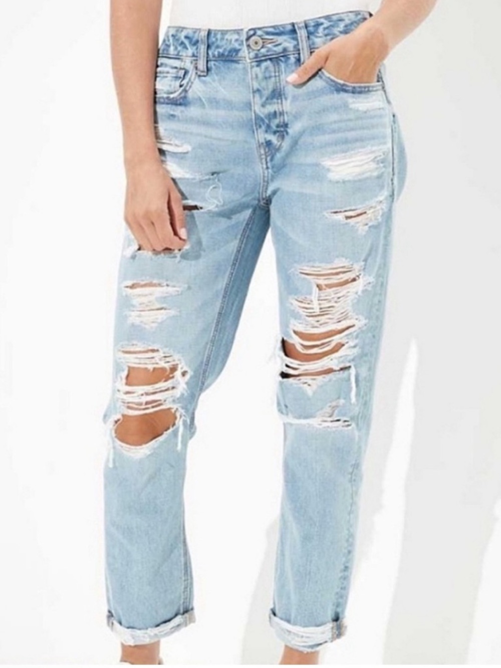 AE - Tomgirl Distressed Jeans